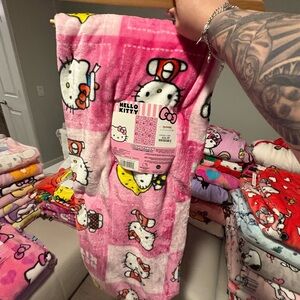 Hello Kitty Pink Throw Blanket
